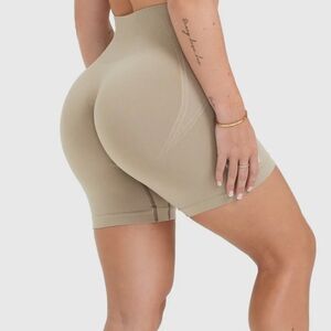 2 PIECE Oner Active Effortless Shorts - Sandstone and Forest Green size Small